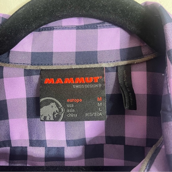 Mammut Size Medium Purple Checkered Short Sleeve Performance Shirt - Picture 3 of 7